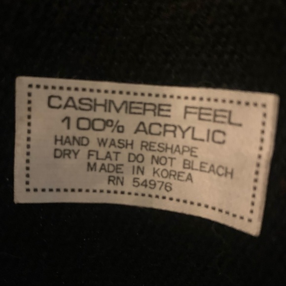 Houndstooth Scarf - Picture 2 of 3